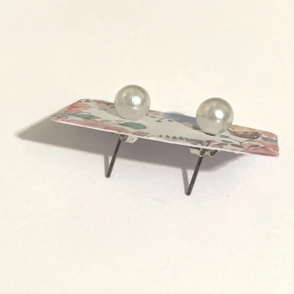 New Pearl Stud Earrings - Picture 2 of 3